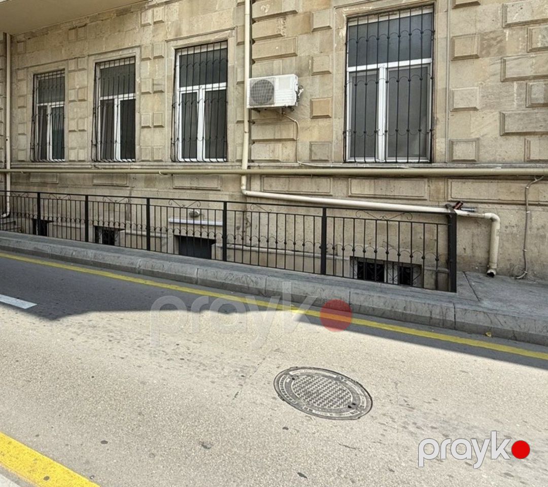 Satılır 4 otaqlı köhnə tikili 105 m² — Mənzil, Bakı (2)
