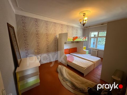 İcarəyə verilir 3 otaqlı köhnə tikili 80 m²