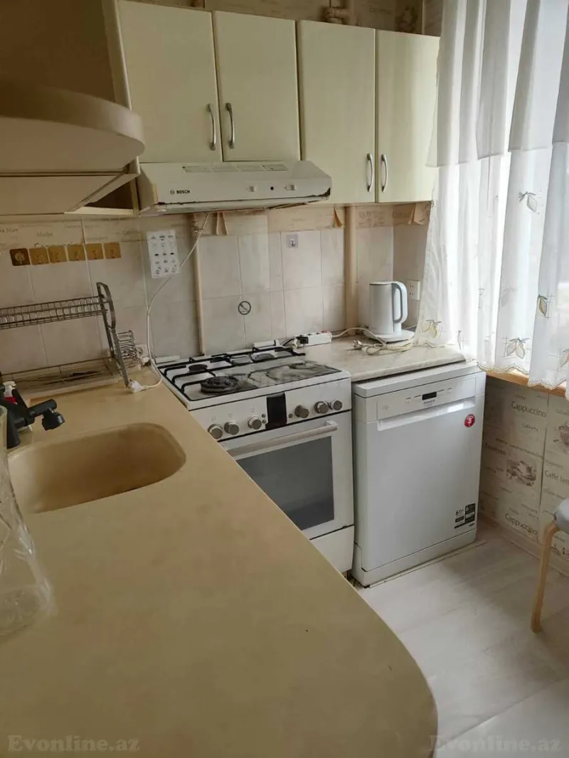 Kirayə verilir 2 otaqlı Mənzil Köhnə tikili 60 m² Bakı, Yasamal r., İnşaatçılar m — Mənzil, Bakı (6)
