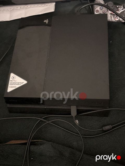 PlayStation 4 (Fat) oyun konsolu Yeni kimidir az islenib Ustunde 2 — Bakı