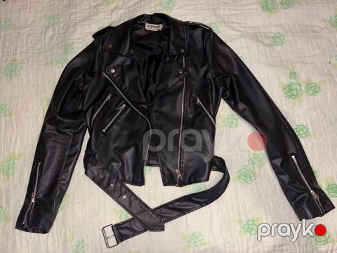 Qadınlar üçün qara eko‑dəri “biker” gödəkçə - Model: assimetrik — Digah