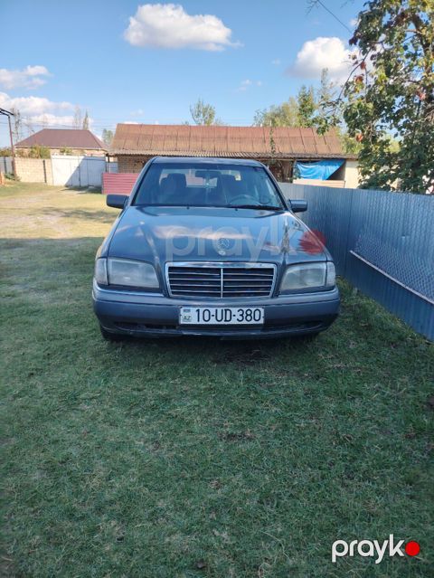 Mercedes-Benz C 180: 1.8 l 1995 il Sedan — Ucar