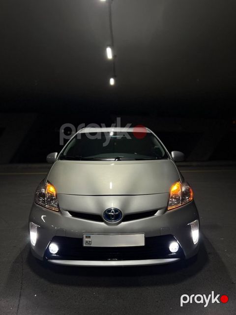 Toyota Prius, 1.8 L, 1.3 kWh, 2015 il, 381 415 km — Bakı