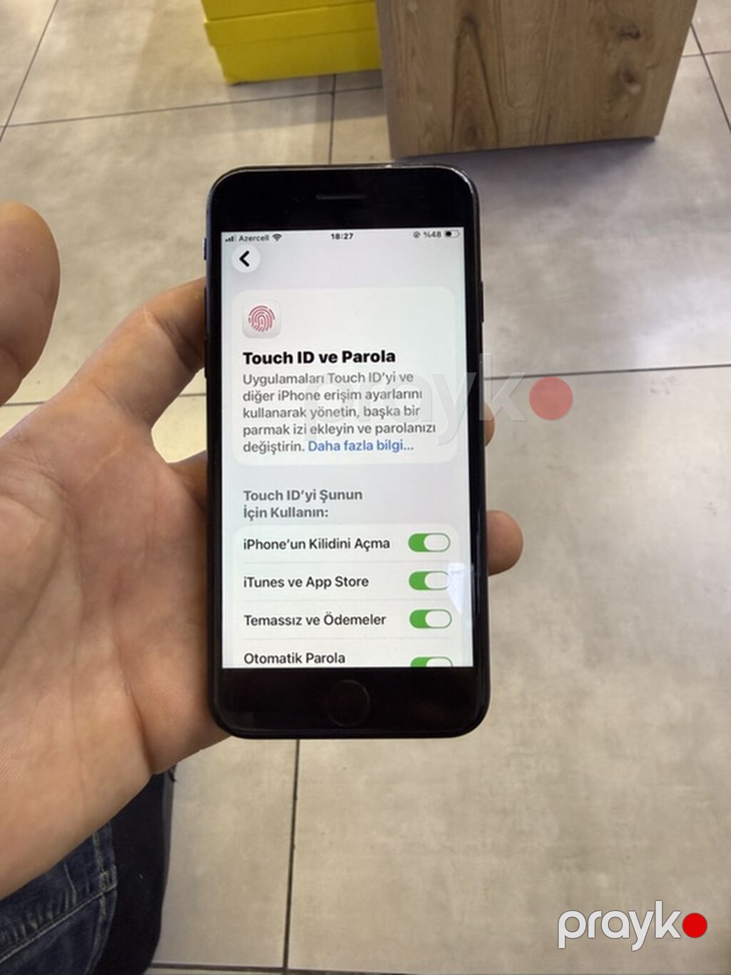 IPhone SE 2020, Qara, Qırıq — Apple iPhone, Xırdalan (2)