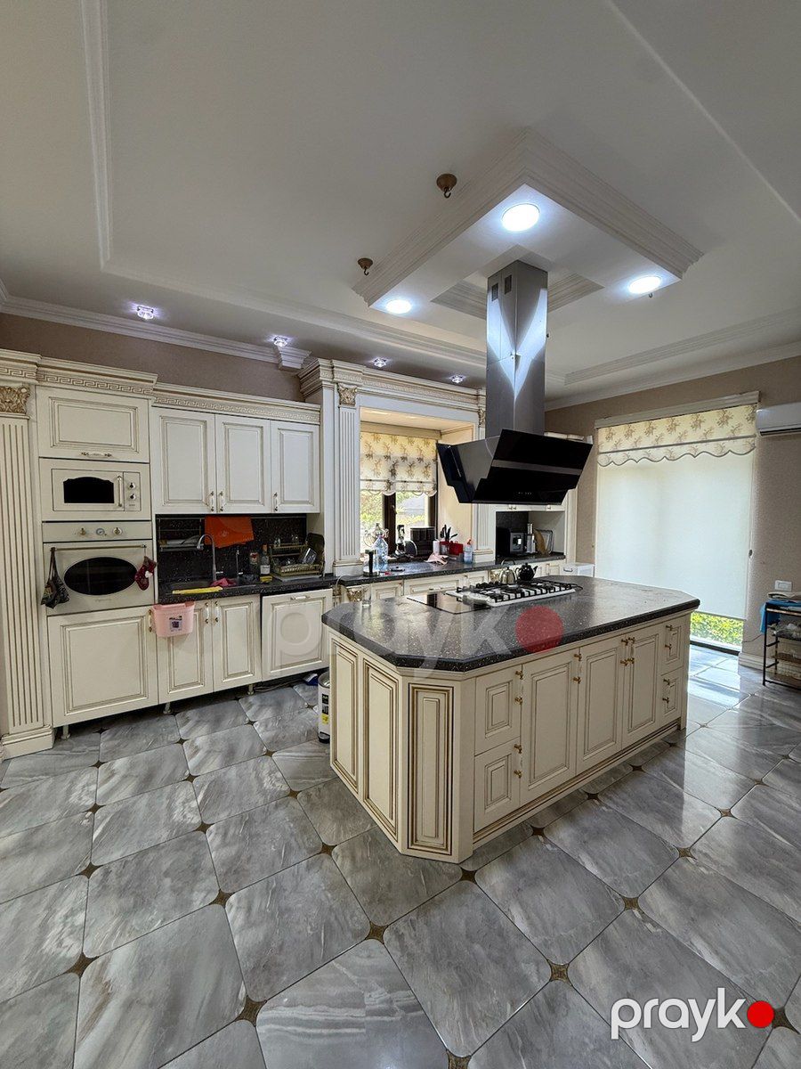 Villa, Bəhruz Nuriyev küç — Ev, villa, Bakı (12)