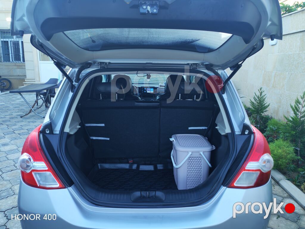Nissan Tiida: 0.5 l 2011 il Hetçbek — Avtomobillər, Saray (7)