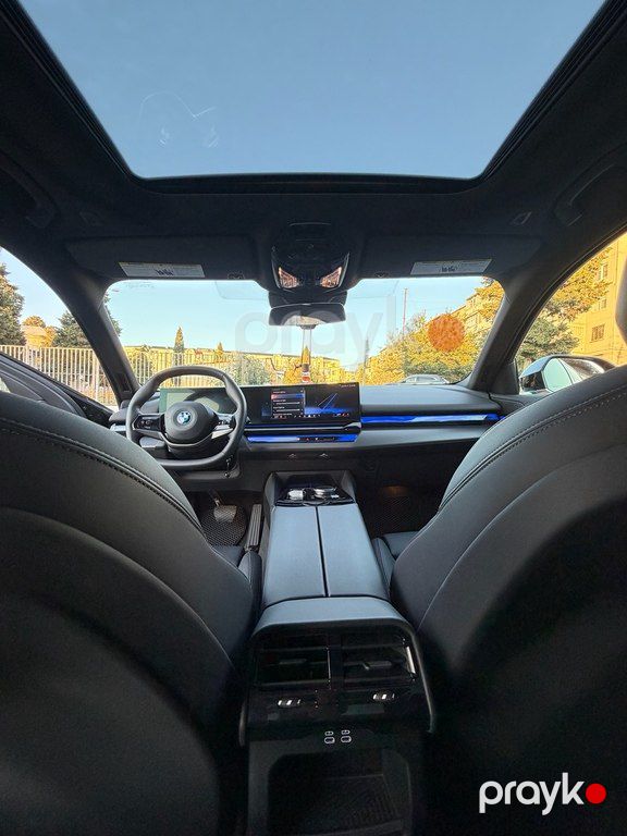 BMW i5, 81.2 kWh, 2024 il, 33 000 km — Avtomobillər, Bakı (10)