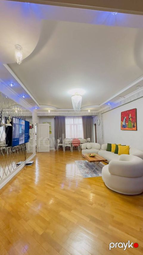 Satılır 4 otaqlı yeni tikili 150 m²