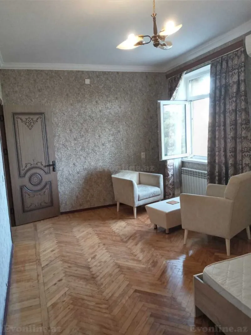 Kirayə verilir 2 otaqlı Mənzil Köhnə tikili 40 m² Bakı, Yasamal r., Elmlər Akademiyası m — Mənzil, Bakı (2)