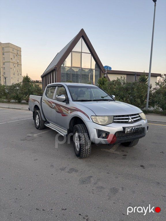 Mitsubishi L200, 2.5 L, 2013 il, 299 798 km — Avtomobillər, Bakı (2)