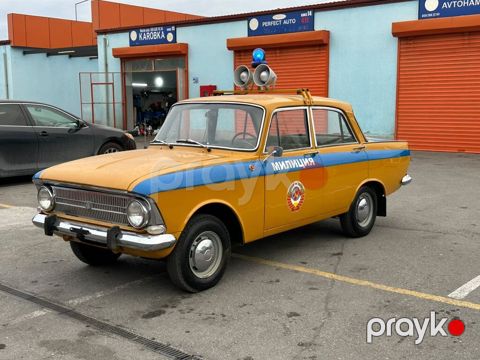 Antikvar sovet avtomobilləri 1970 ci illərə aid qai yol polisi maşını — Digah
