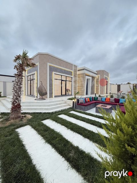 Satılır 5 otaqlı həyət evi/bağ evi 215 m² — Bakı