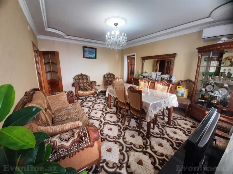 Satılır 3 otaqlı Mənzil Köhnə tikili 85 m² Bakı, Nizami r., Koroğlu m., 8-ci kilometr