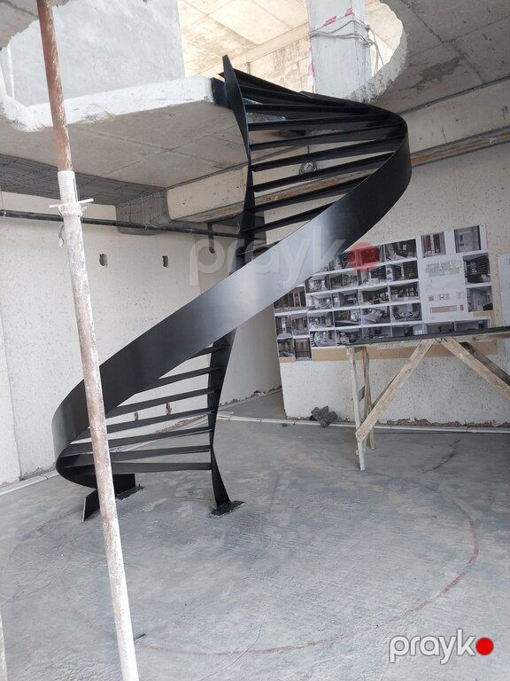 Spiral pilləkənlər — Təmir və inşaat, Bakı (3)