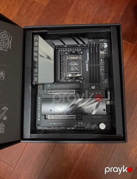 Ana plata Crosshair X870E Hero — Bakı
