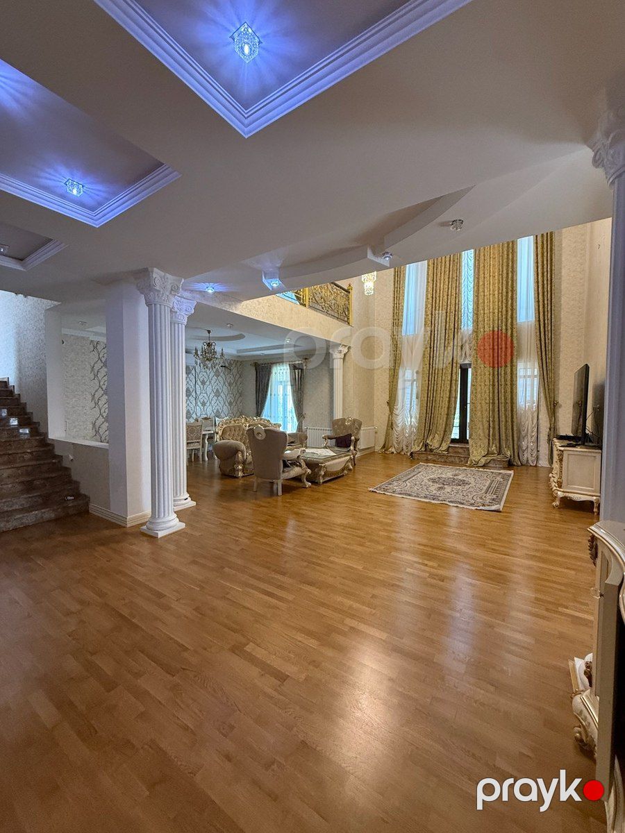 Villa, Bəhruz Nuriyev küç — Ev, villa, Bakı (8)