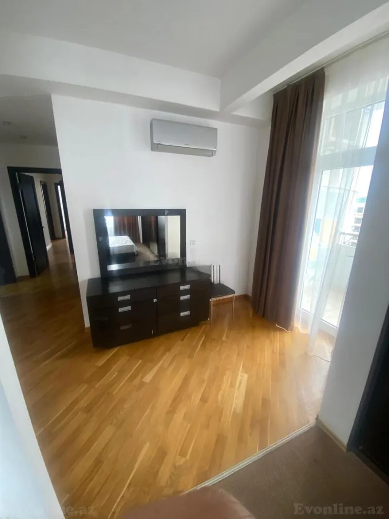 Kirayə verilir 4 otaqlı Mənzil Köhnə tikili 190 m² Bakı, Yasamal r., Nizami m — Mənzil, Bakı (6)