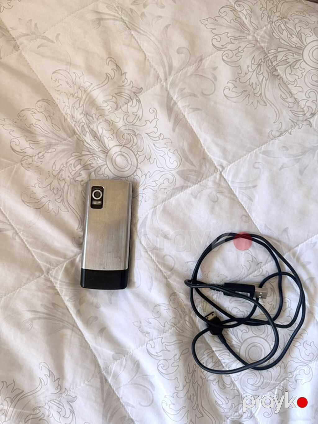 Köhnə model düyməli mobil telefon + USB kabel - Brend/model: Samsung — Digər notbuklar, Bakı (2)