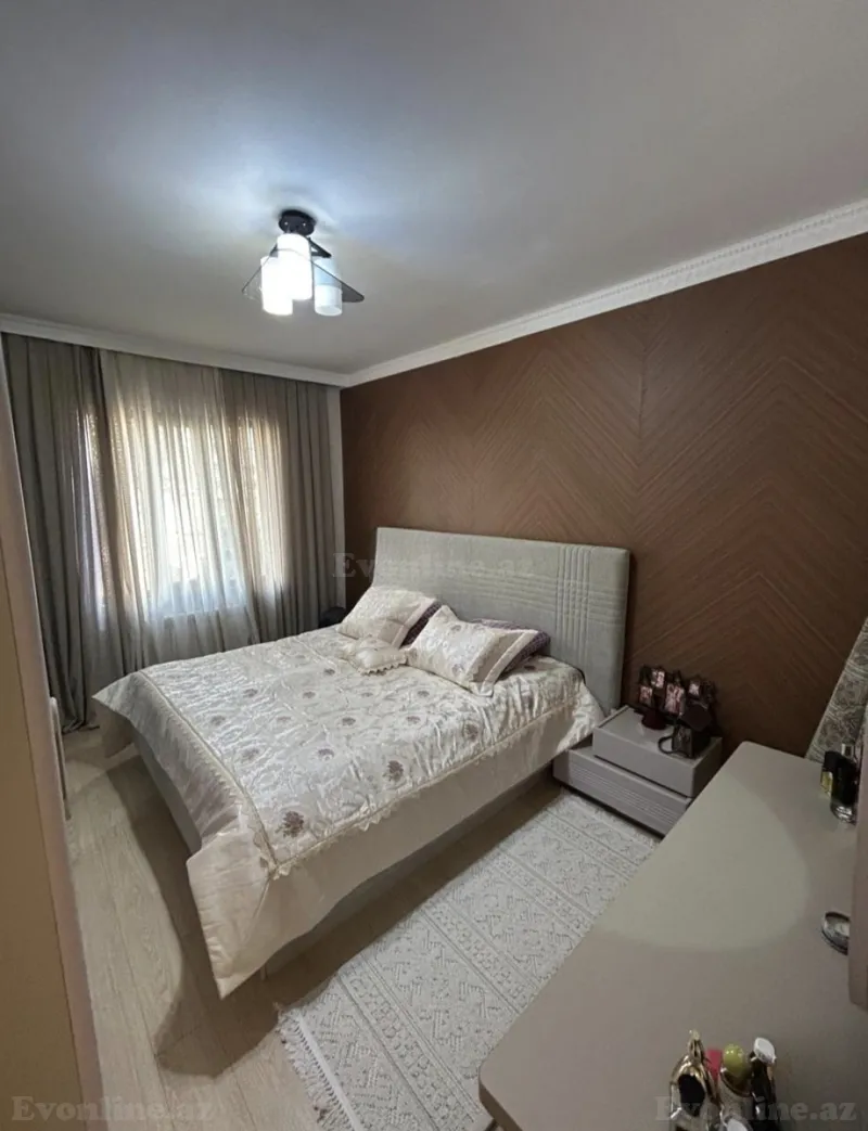 Satılır 4 otaqlı Mənzil Köhnə tikili 110 m² Bakı, Yasamal r., İnşaatçılar m., Yeni Yasamal — Mənzil, Bakı (2)