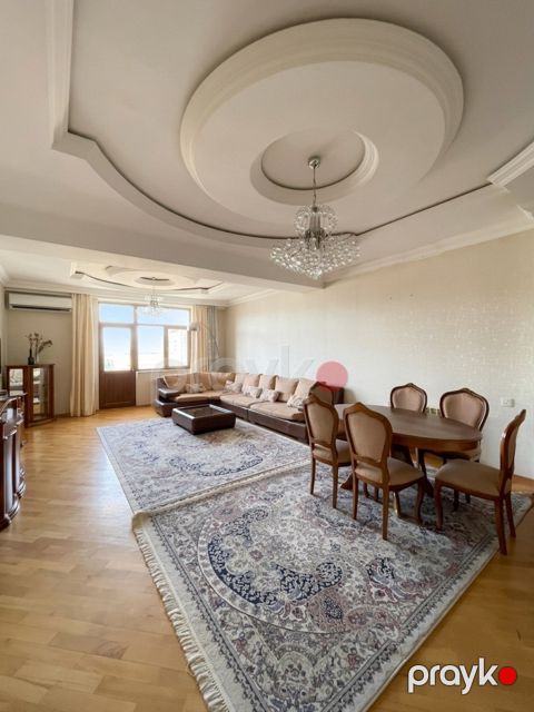 Satılır 3 otaqlı yeni tikili 130 m²
