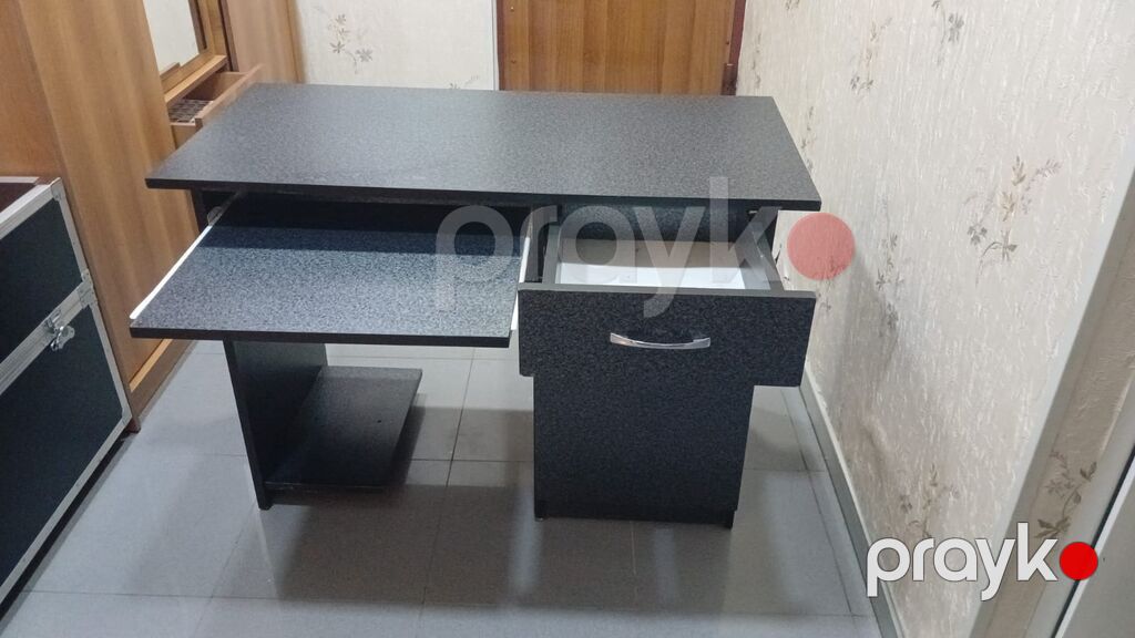 Yazı masası Satılır 60₼ Yeni kimi Heç bir problemi yoxdur Ünvan — Mebel, Bakı (3)