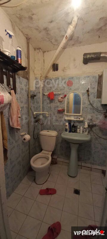 Binəqədi rayonunda 2 otaqlı Köhnə tikili Satılır, 35 m² — Mənzil, Bakı (3)