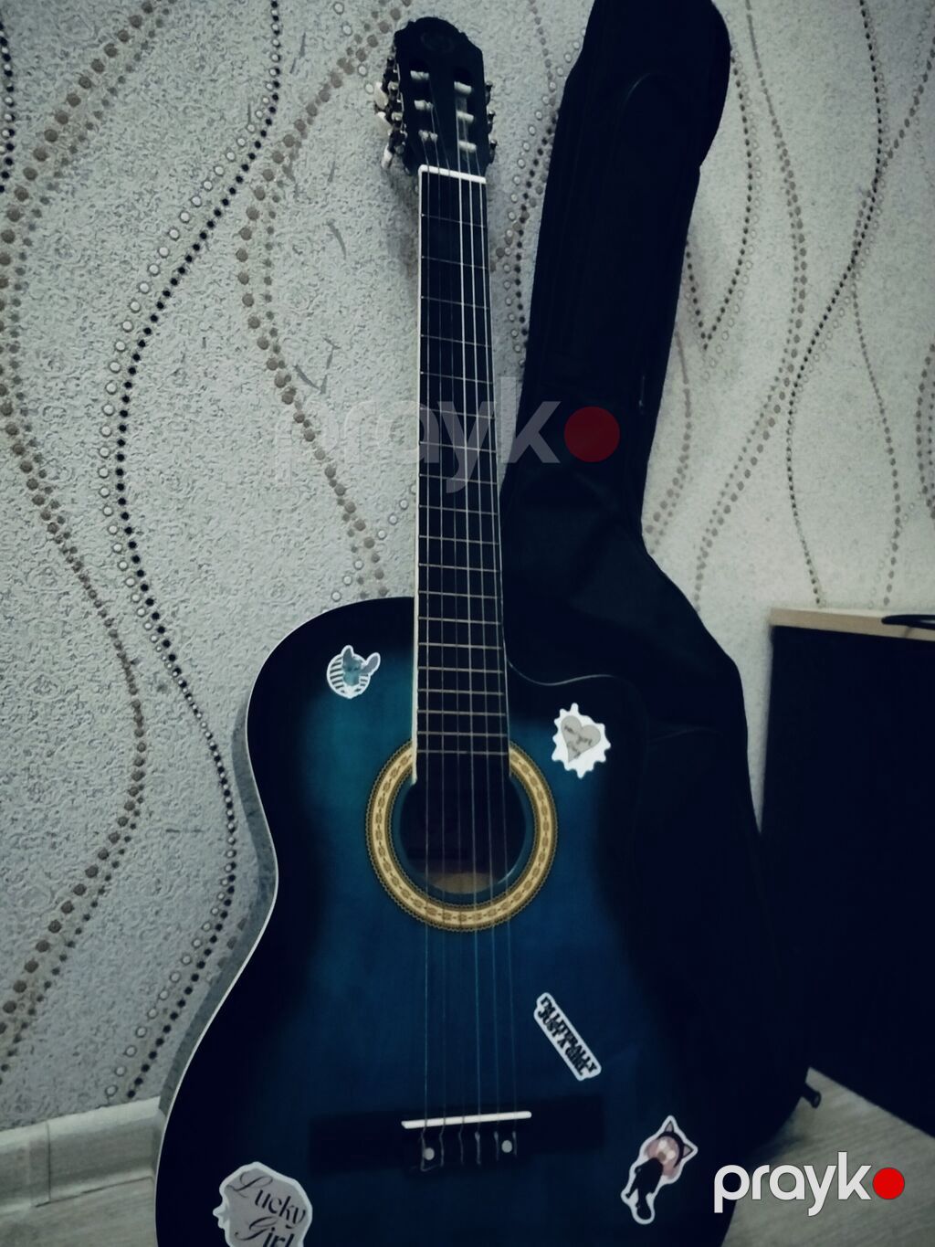 Mavi rəngli klassik gitara – kəsik korpus (cutaway) dizaynlı — Gitarlar və digər simli alətlər, Bakı (2)