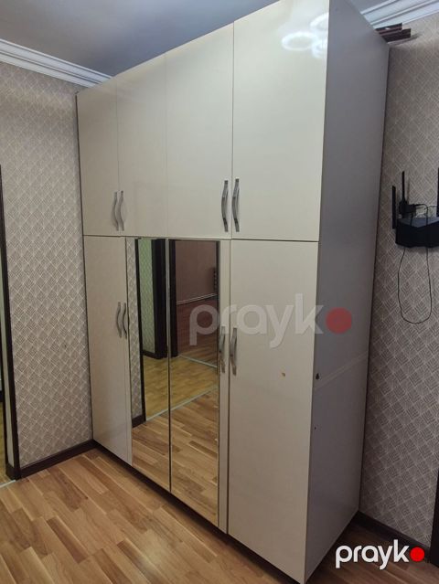 Geniş və keyfiyyətli paltar dolabı - Rəng: açıq krem - Material