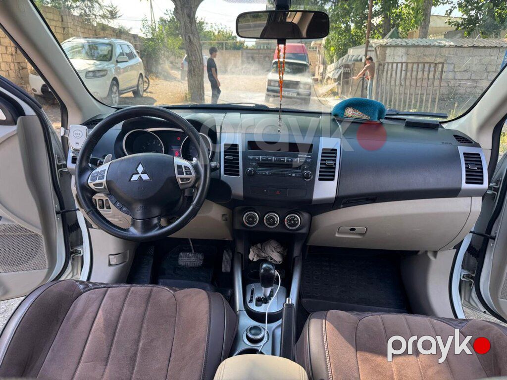 Mitsubishi Outlander, 3.0 L, 2011 il, 305 550 km — Avtomobillər, Bakı (9)