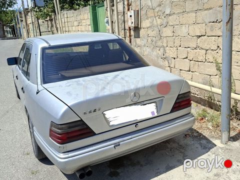 Mercedes-Benz E 220: 2.2 l 1993 il Sedan — Digah