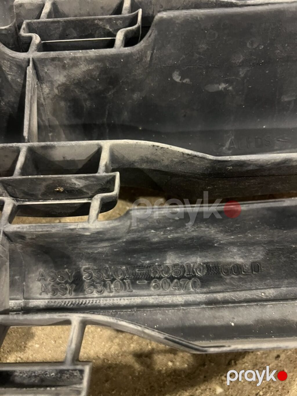 Toyota radiator barmaqlığı (ön panjur) - Orijinal Toyota detalı — Soyutma sistemi, Digah (2)
