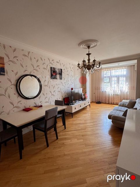 Satılır 4 otaqlı köhnə tikili 102 m² — Bakı