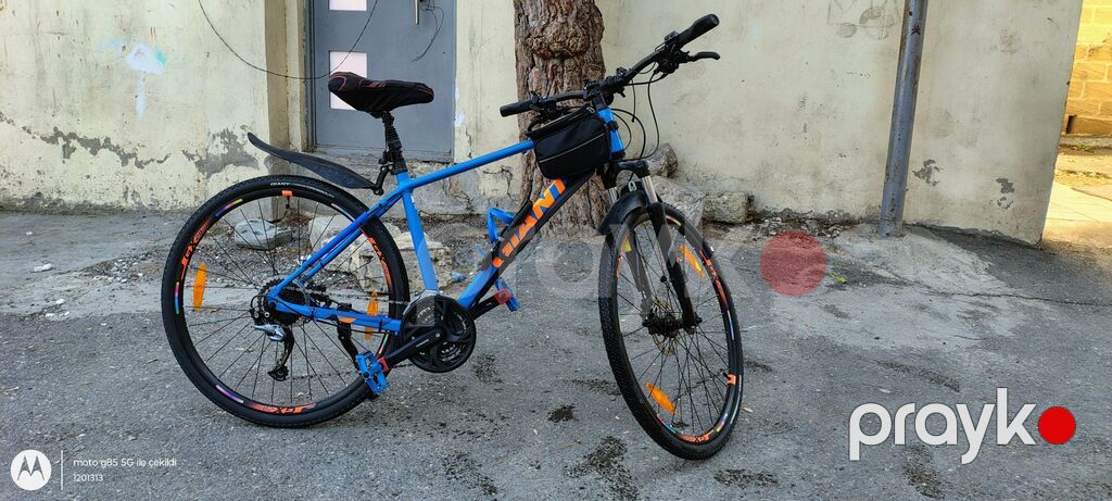 İşlənmiş Şəhər velosipedi Giant, 28", sürətlərin sayı: 27, Ünvandan götürmə — Yol velosipedləri, Bakı (3)