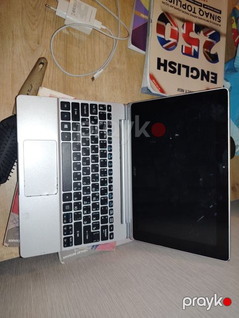 Acer planşet-noutbuk 32 yaddaş 2 ram - Marka/model: Acer Iconia — Gəncə