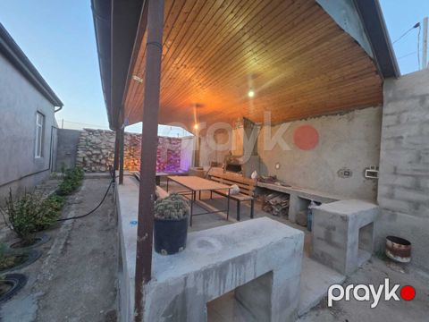 Satılır 3 otaqlı həyət evi/bağ evi 110 m² — Bakı