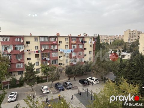 Nizami rayonunda 3 otaqlı Köhnə tikili Satılır, 80 m² — Bakı