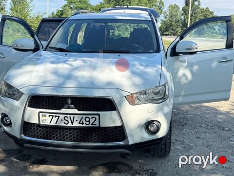 Mitsubishi Outlander, 3.0 L, 2011 il, 305 550 km — Bakı