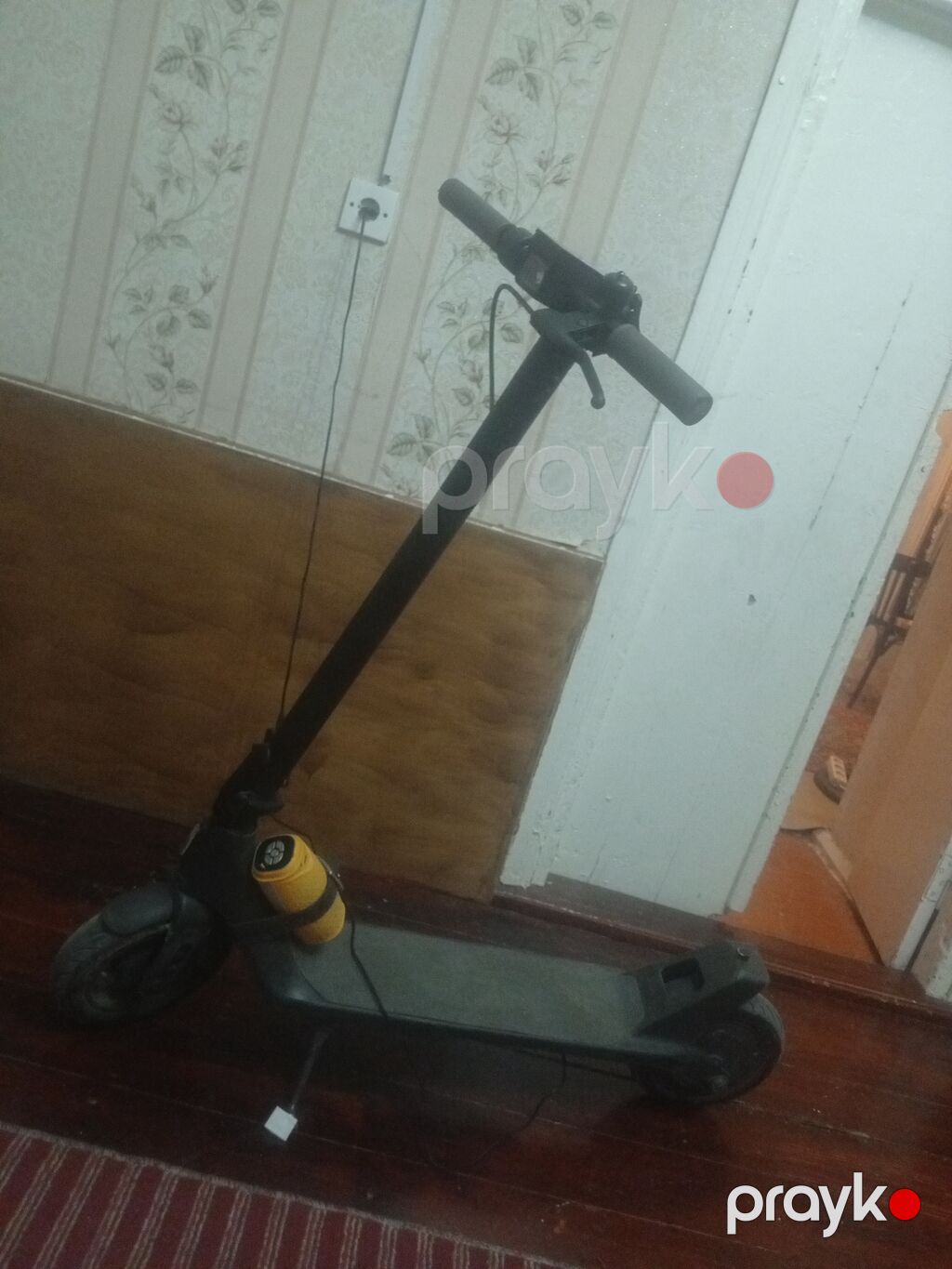 İşlənmiş Elektrik samokat 12", 751 - 1000 Vt, 26 - 35 km/s, Ünvandan götürmə — Skuterlər, Bakı (5)