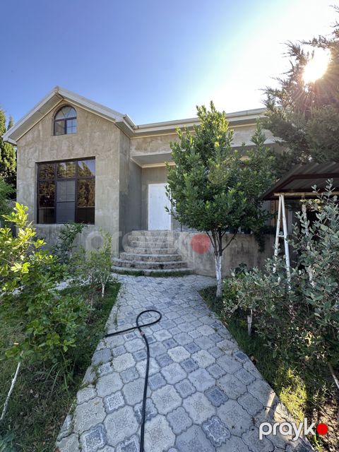 Satılır 5 otaqlı həyət evi/bağ evi 190 m² — Bakı