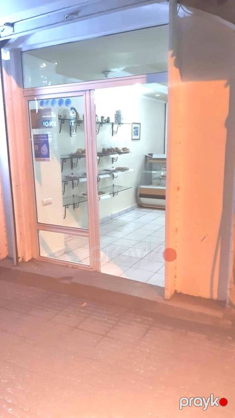 Satılır obyekt 60 m² — Bakı