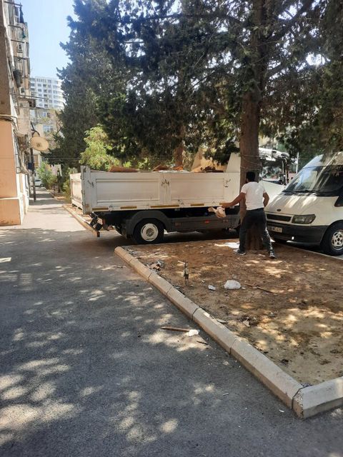 Tikinti tullantilarinin dasinmasi — Bakı