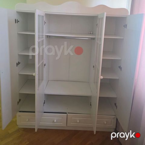 evden cixmalidir. Usaq otagi ucun dolab *100 azn* baha alinib — Bakı