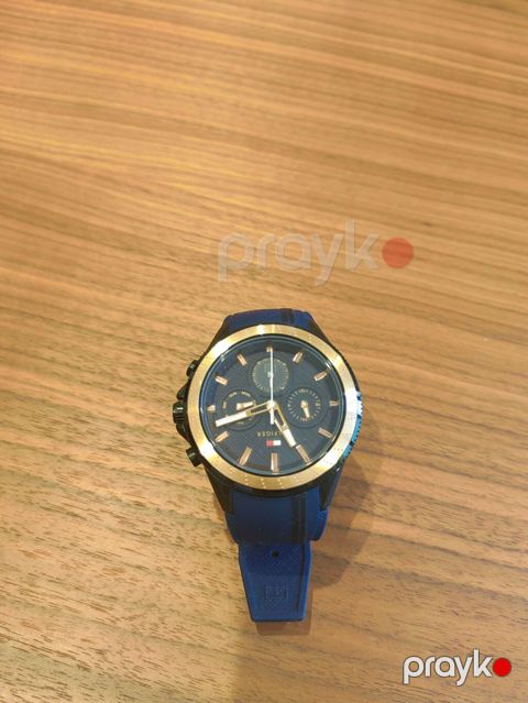 100% orijinal Tommy Hilfiger kişi saatı satılır. Göy rəngli silikon — Bakı