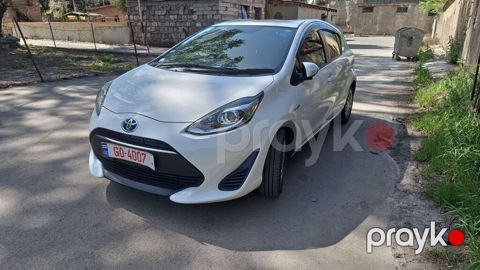 Toyota Prius: 1.5 l 2018 il — Bakı