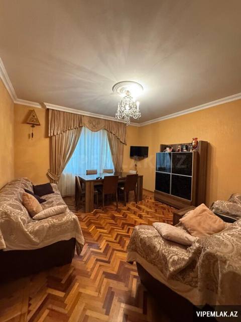 Binəqədi rayonunda 3 otaqlı Köhnə tikili Satılır, 90 m² — Məhərrəm m. — Apartment