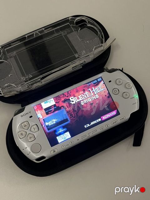 Sony PSP 3000 (PlayStation Portable) – ağ rəng Tərtəmizdir, üzərində — Bakı