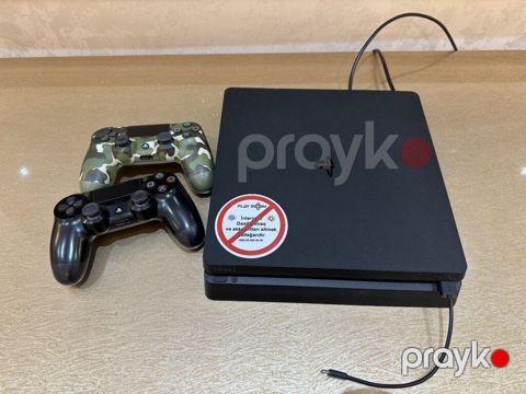 PlayStation 4 Slim oyun konsolu 1Tb yaddas 2 eded orijinal pult Umumi — Bakı