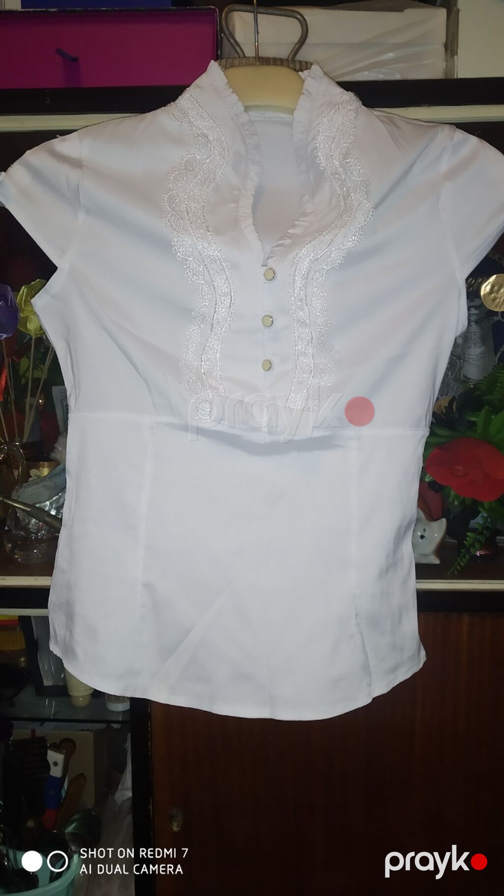 Qadın üst geyimləri dəsti Məhsul təsviri: - Ağ qısaqollu T‑shirt: Ön — Kostyum, Bakı (3)