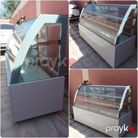Vitrin Soyuducu satılır 550 azn.Olcusu 180.Unvan saray(Gülü) E — Bakı