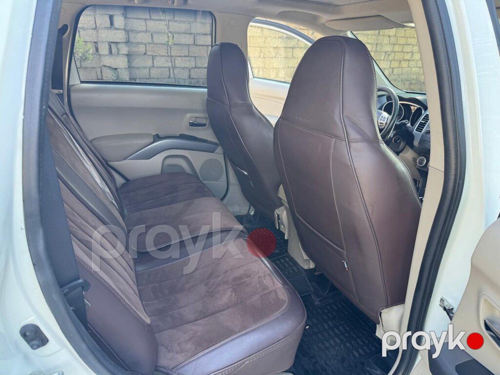 Mitsubishi Outlander, 3.0 L, 2011 il, 305 550 km — Avtomobillər, Bakı (12)